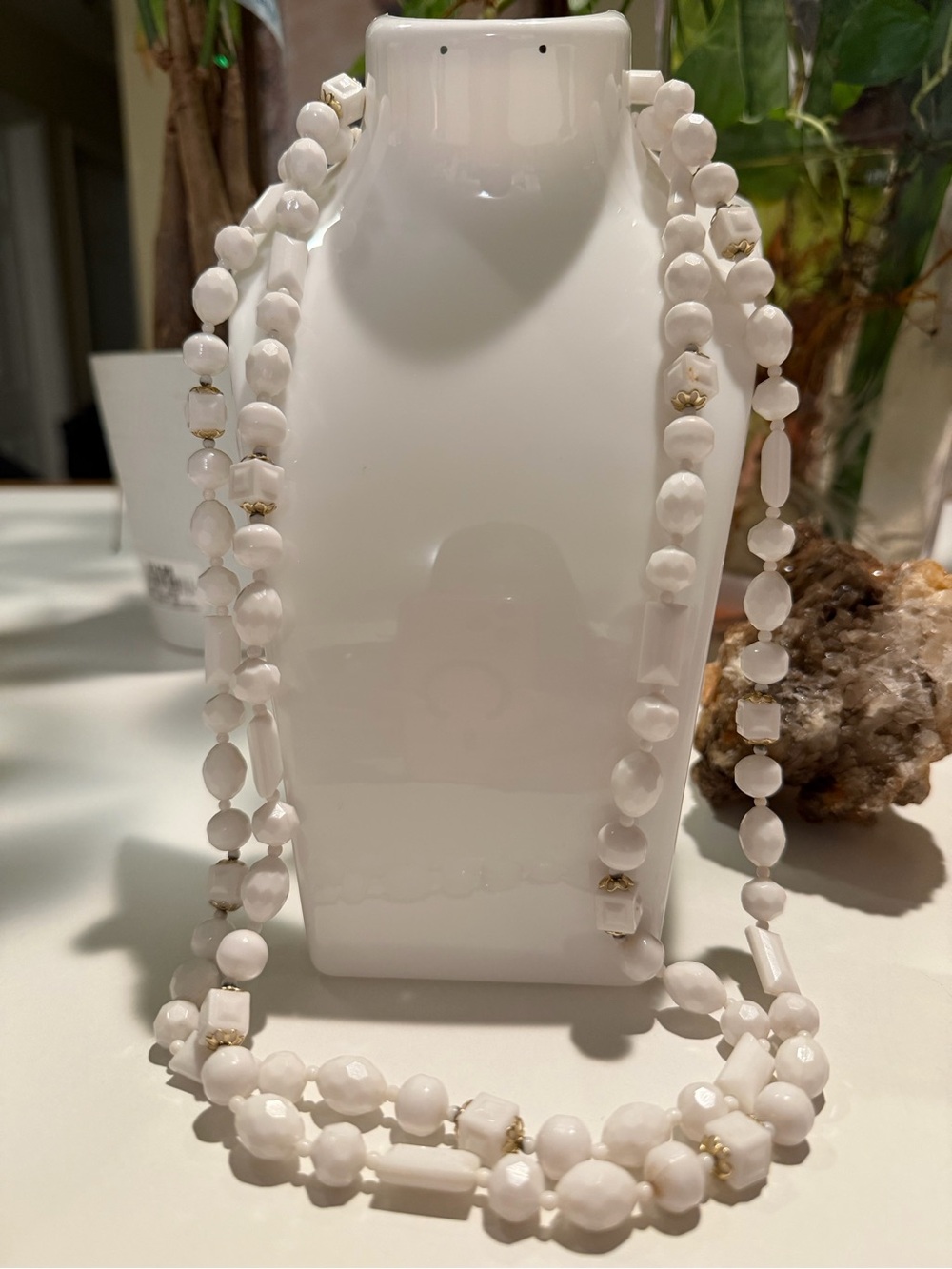 Elegant White Beaded Necklace - Women Jewelry